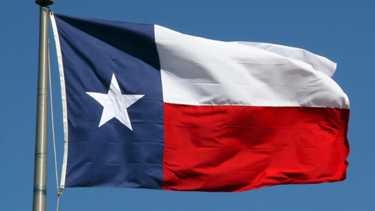 Show Your Texan Spirit: Customized Water Bottles with the Lone Star Flag